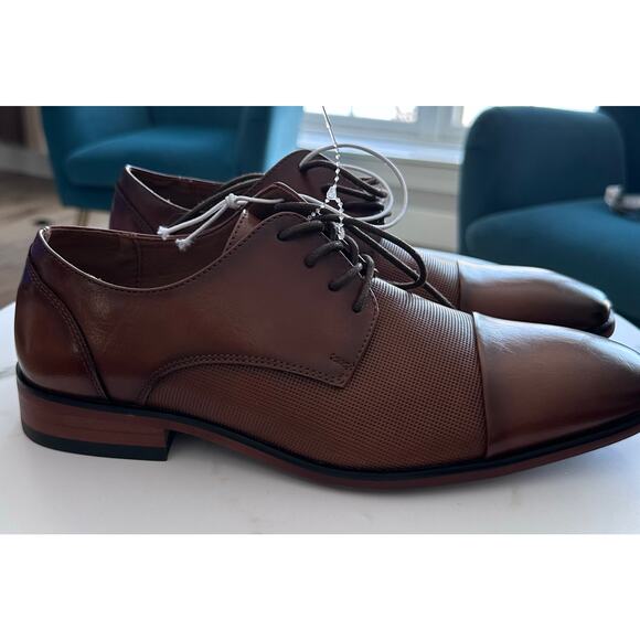 Guess Shelly Cognac color cap toe dress shoe Mens Size 7.5